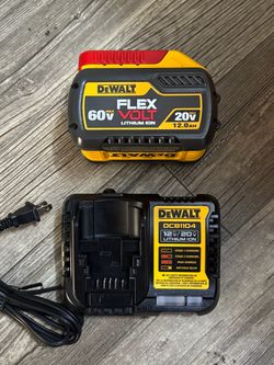 Dewalt FLEXVOLT 20-Volt/60-Volt Max 12.0 Ah Battery Pack w/Charger