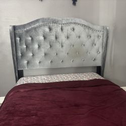 Full Size Headboard w Frame 