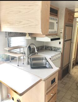 2004 Class C RV  Low Mileage 31F 