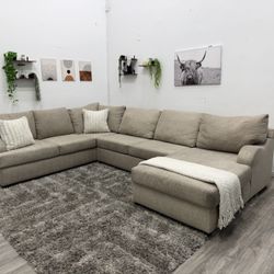 Living Spaces Sectional Couch - Free Delivery 