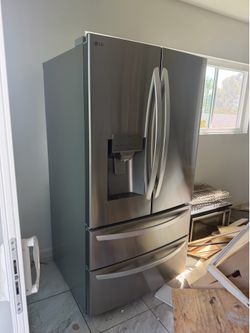 LG fridge like new