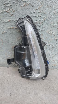 2017-2022 TOYOTA PRIUS PRIME LEFT DAYTIME RUNNING LIGHT OEM