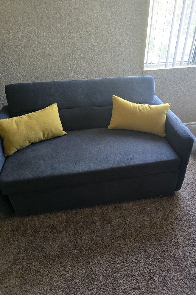 Couch / Sofa