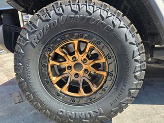 JEEP RUBICON; 17" New Wheels With New KUMHO RT tires