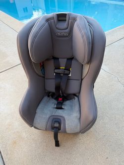 Nuna Rava car seat