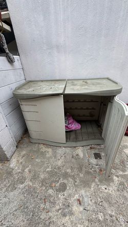 Storage container