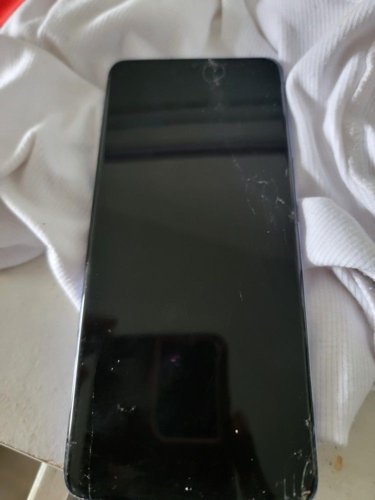Bts Edition Samsung Galaxy S20 Plus, The Front Screen Has A Crack