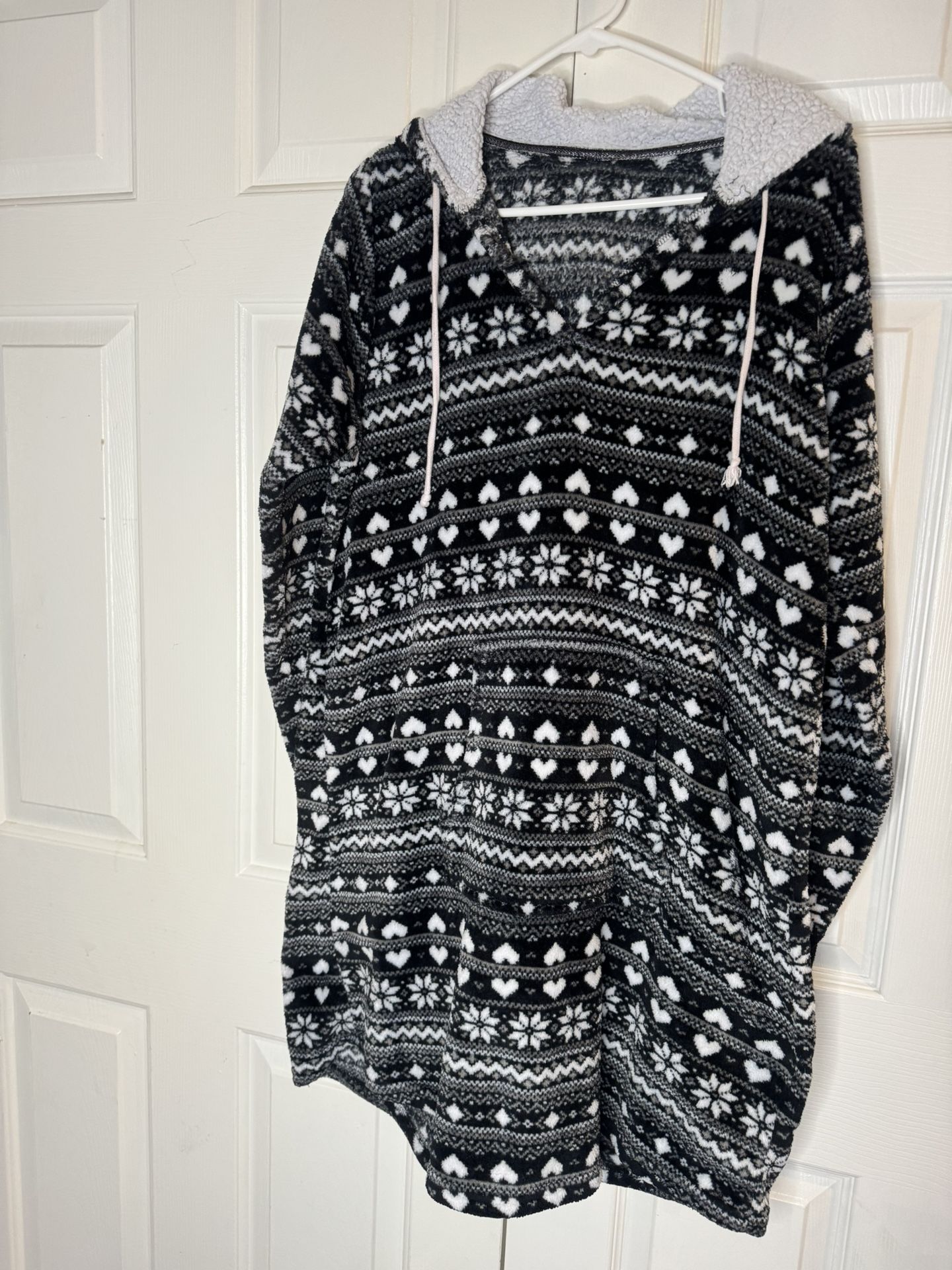 PULLOVER ROBE (S/M)