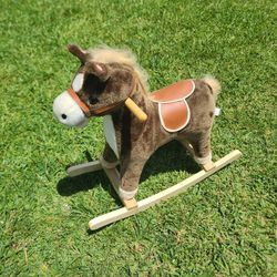 Rocking Horse On Wooden .exelent Condition. 36 To 72 Months. Make Sounds .moving Mouth 