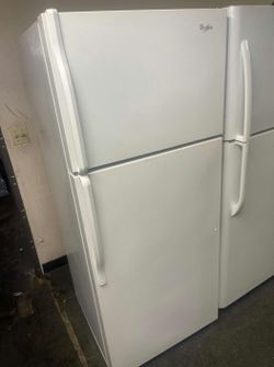 Whirlpool Top Mount Refrigerator, White, Good Condition with Adjustable Shelves