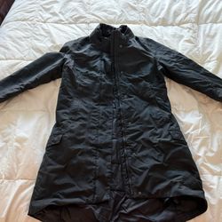 Black Women’s Small North Face Parka 