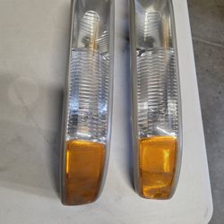 Chevy Tahoe Front Turn Signals 2000-2006