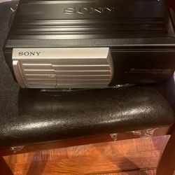 SONY CD CHANGER WITH CONTROM