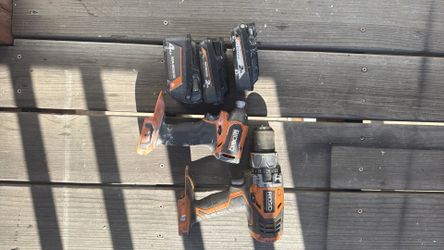 Ridgid still and impact set with 3 battery