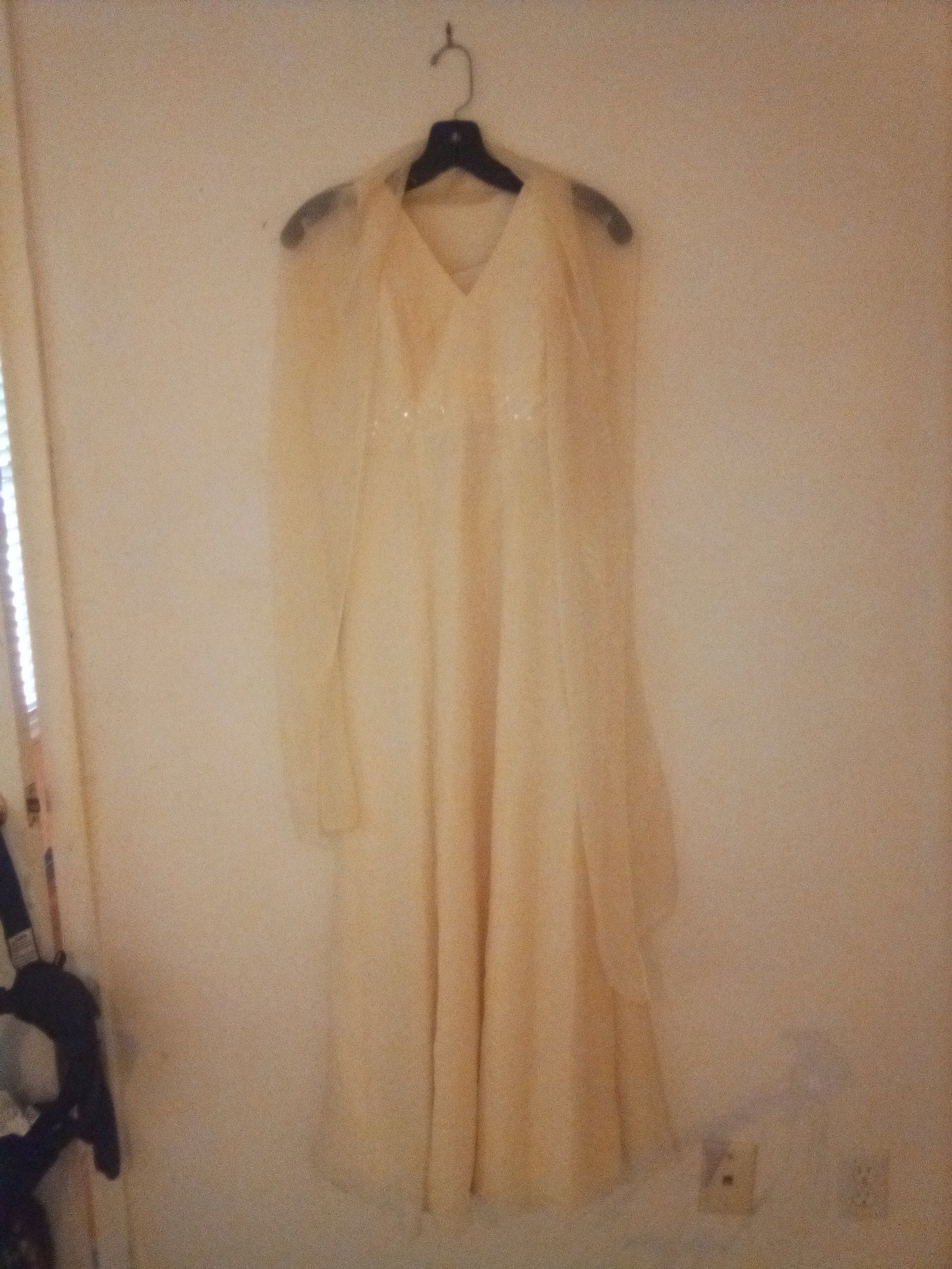Size 6 light yellow evening dress 50$