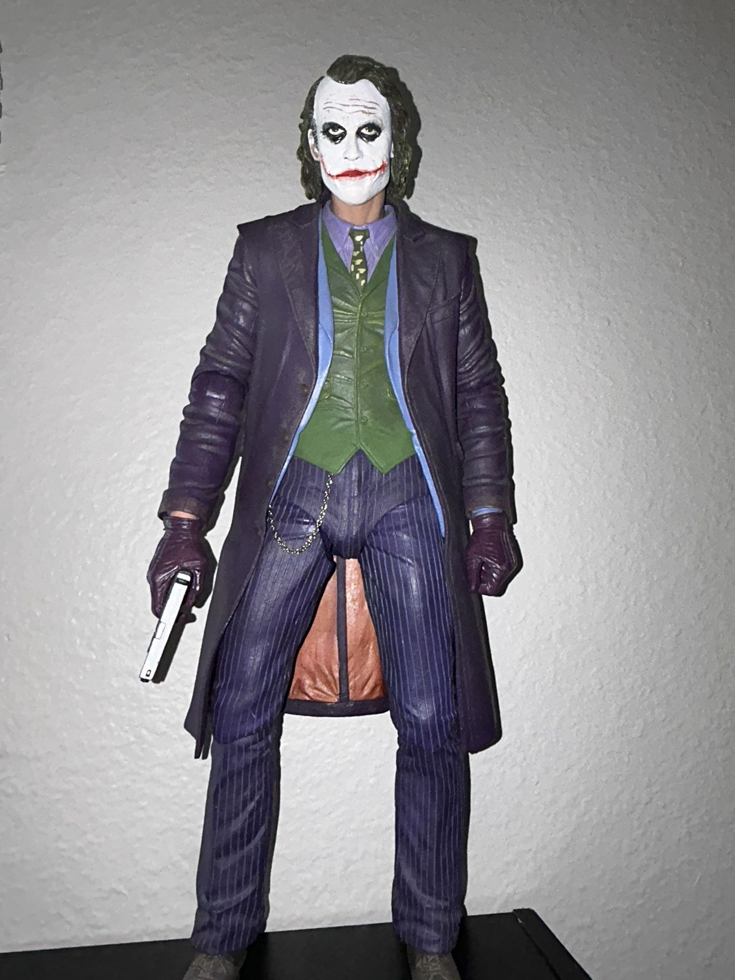 NECA 1/4 The Dark Knight - JOKER