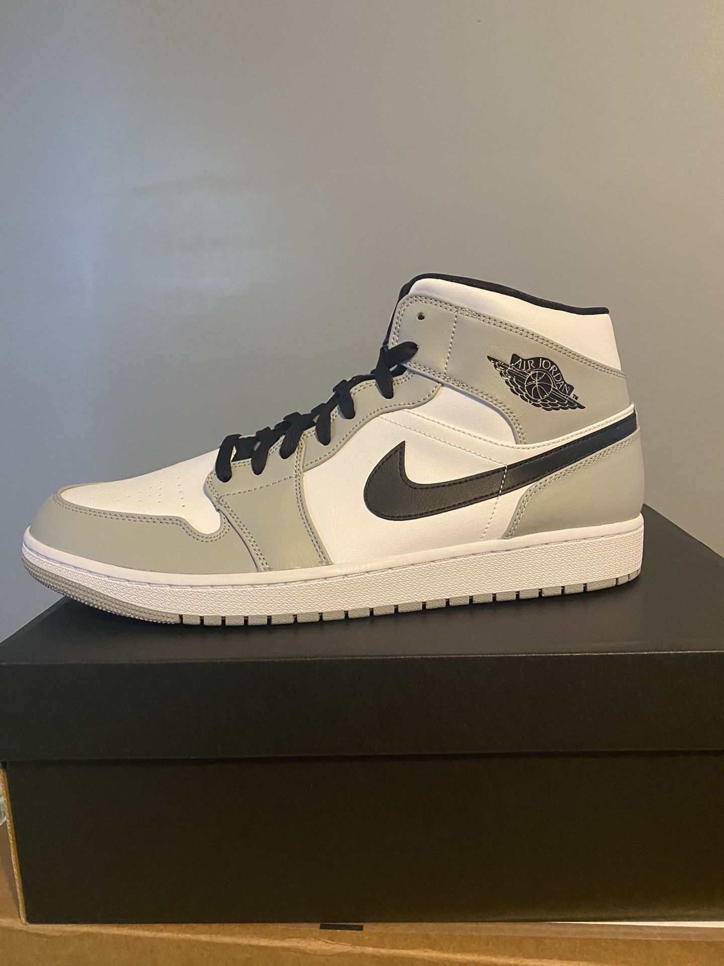 Jordan 1 Mid Light Smoke Grey sz 13