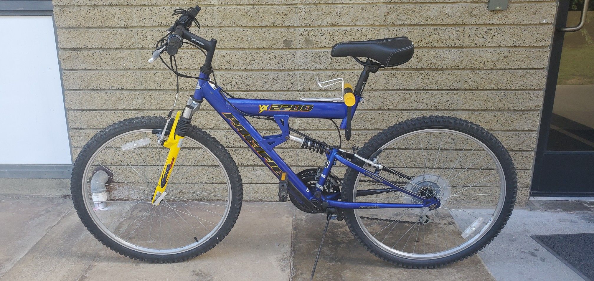 Mountain Bike (Pacific yx 2200)