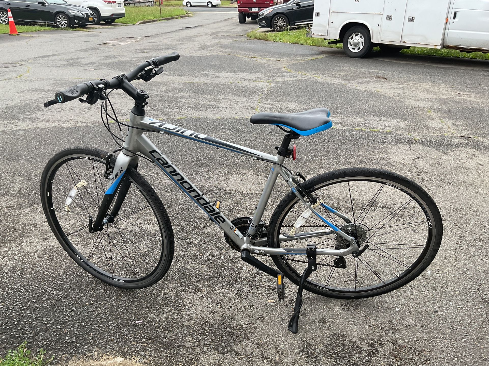 Cannondale Quick 4 hybrid Bike.Size L
