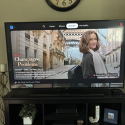 60” Samsung TV Model UN60JU6500F