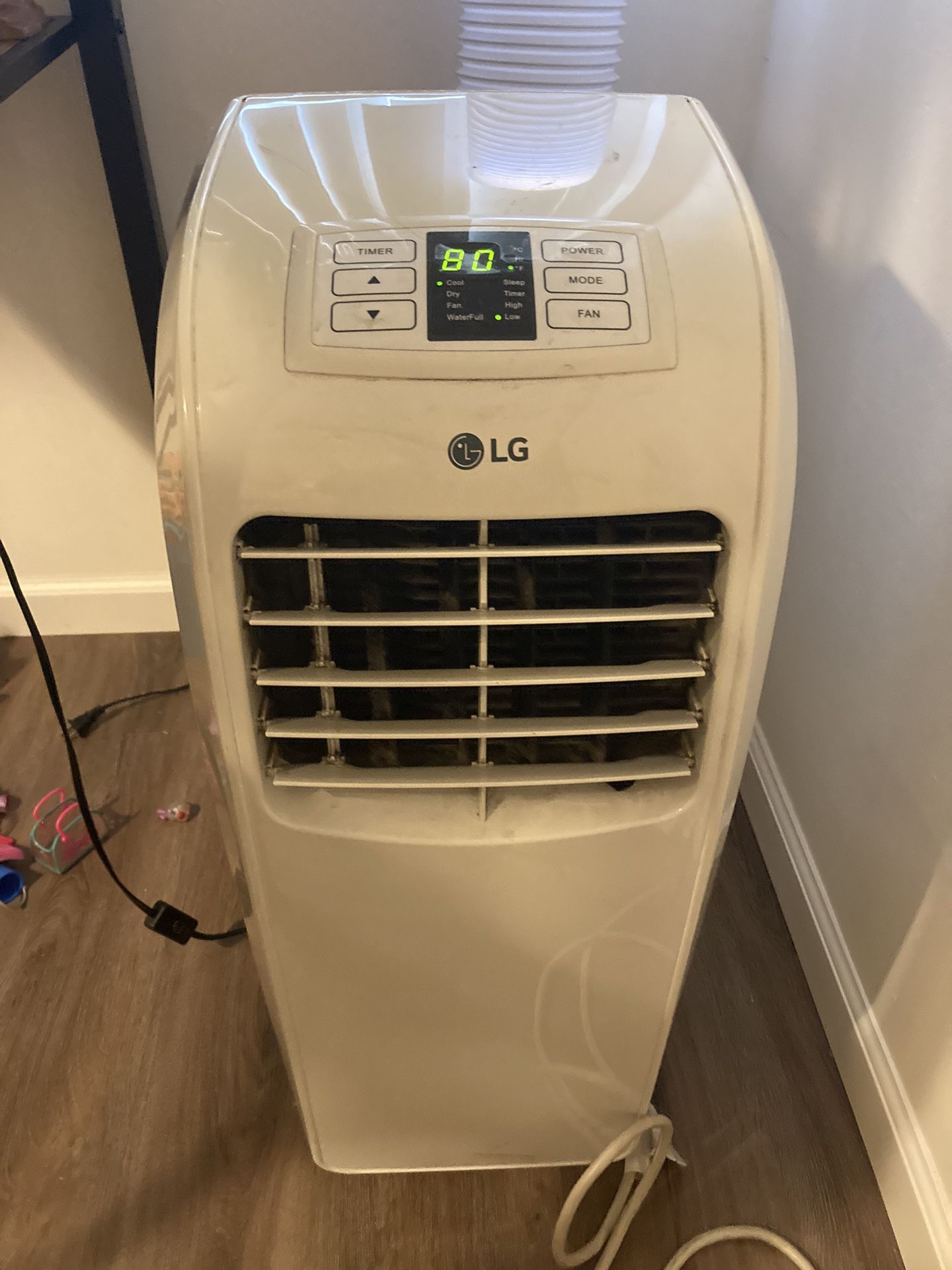 LG Portable AC With Window Seal And Vent 