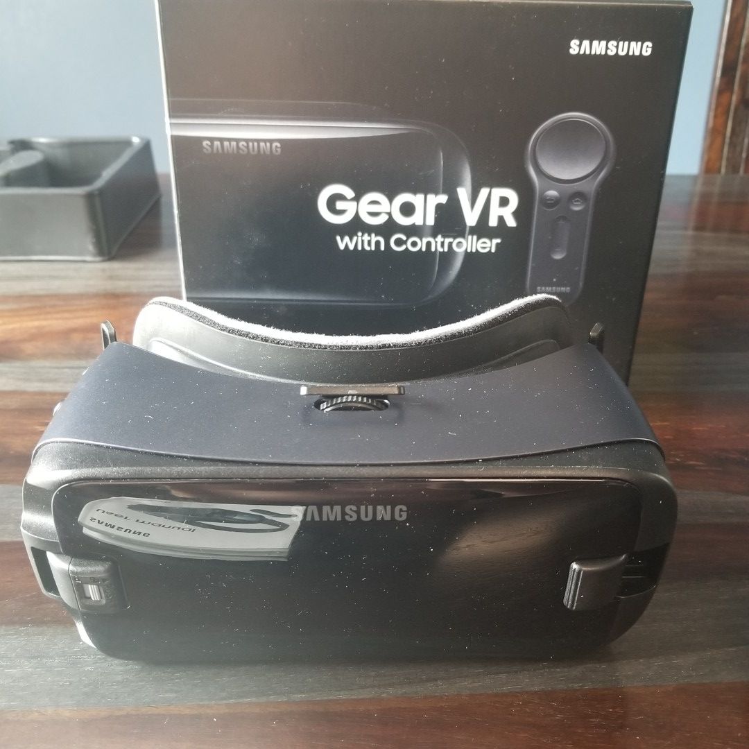 Samsung Gear VR W/Controller SM-R324NZAAXAR