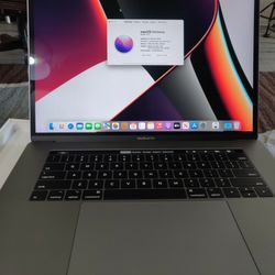 MacBook Pro 15" 2016 Retina Touch Bar , 16gb Ram, 256gb SSD, Radeon Pro 450 2GB Graphics, macOS Monterey, Only 8 Cycle Count. Comes with Box 