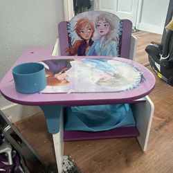 Girls Frozen Desk