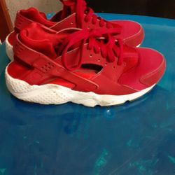 Nike Harrachie Size 6y