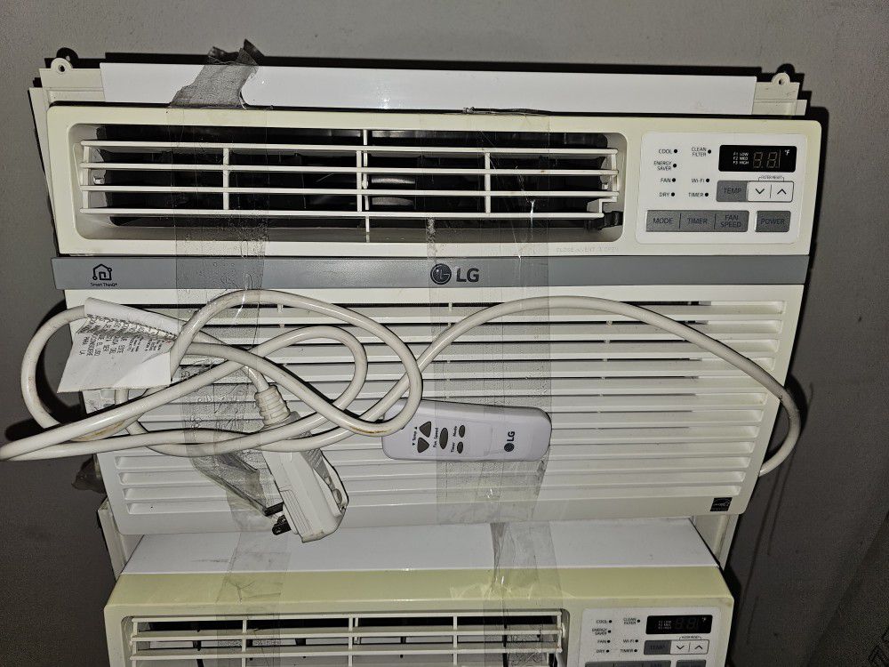 LG 8000 BTU Window Air Conditioner W/remote 