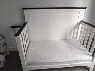 Delta 3 In 1 Crib With Newton Mattress 