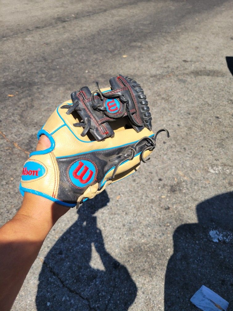 Wilson Baseball Glove 