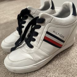 Tommy Hilfiger white wedge tennis shoes