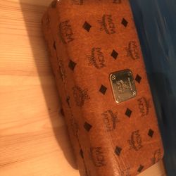 MCM CASE 