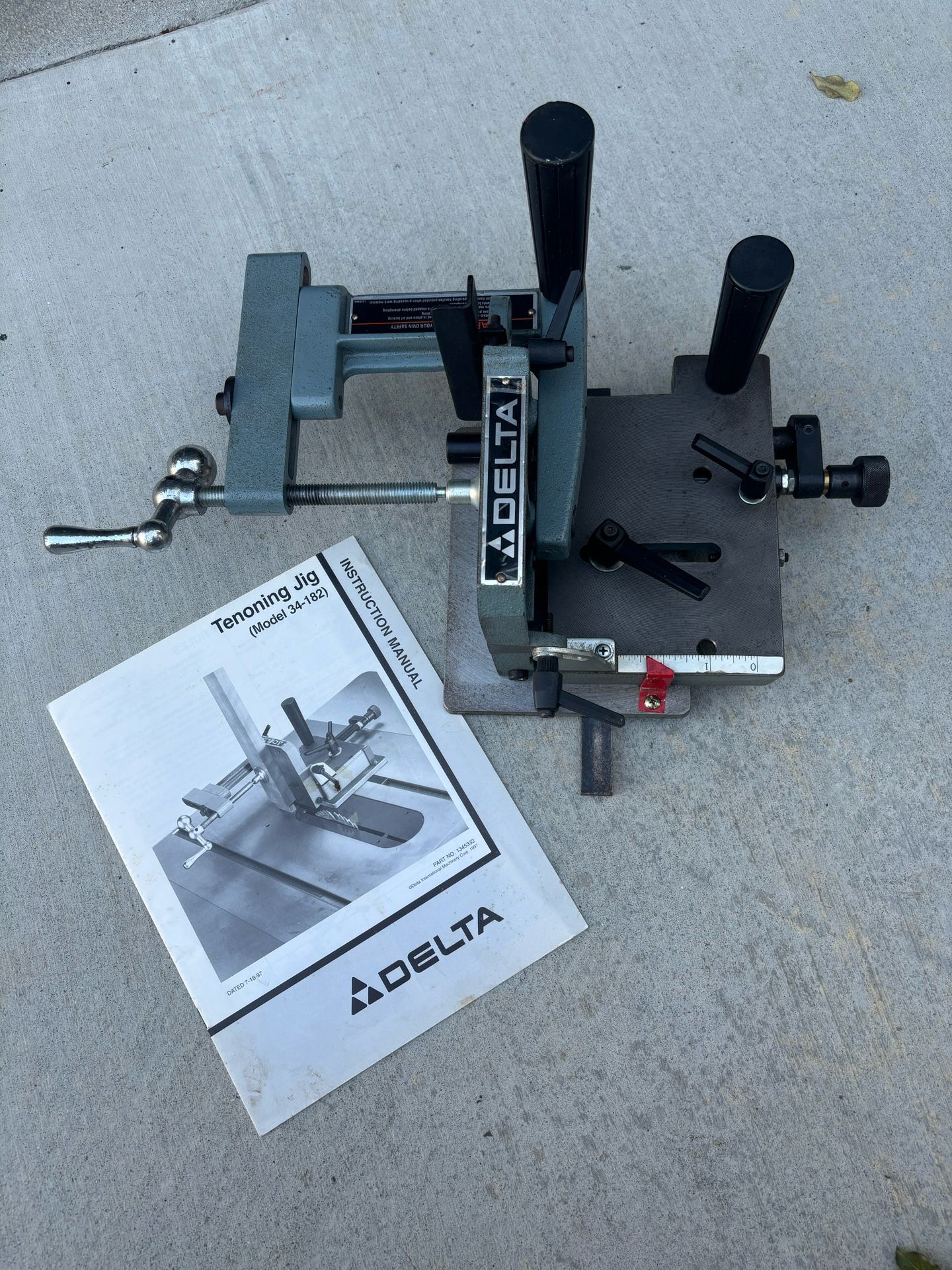 Delta Tenoning Jig Model 34-182
