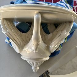 VINTAGE ITALIAN CERAMIC/PORCELAIN SWAN BIRD FROM REGENCY STYLE WALL BRACKET