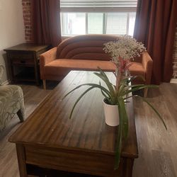 Beachy Wooden Coffee Table / Expandable Work Table + Matching End Table