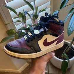 Nike air jordan 1 women mids dark beetroot 1985 jordan’s