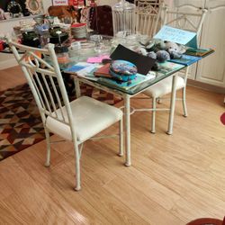 METAL/GLASS TABLE & 4 CHAIRS