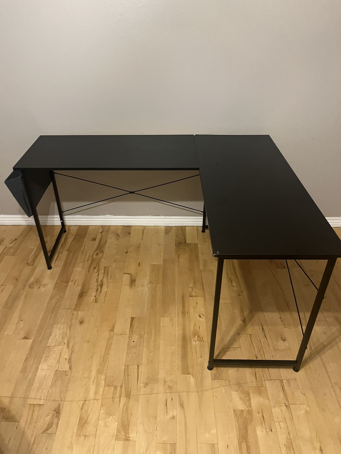 DDK Corner L - Shaped Desk Black 19” X 47” X 58”
