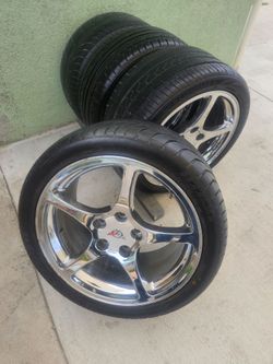 Corvette 2000s staggered rims.
