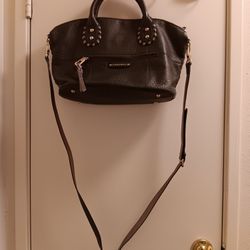 B Makowsky Olive Green Leather Purse .pre-owned