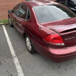 2005 Ford Taurus