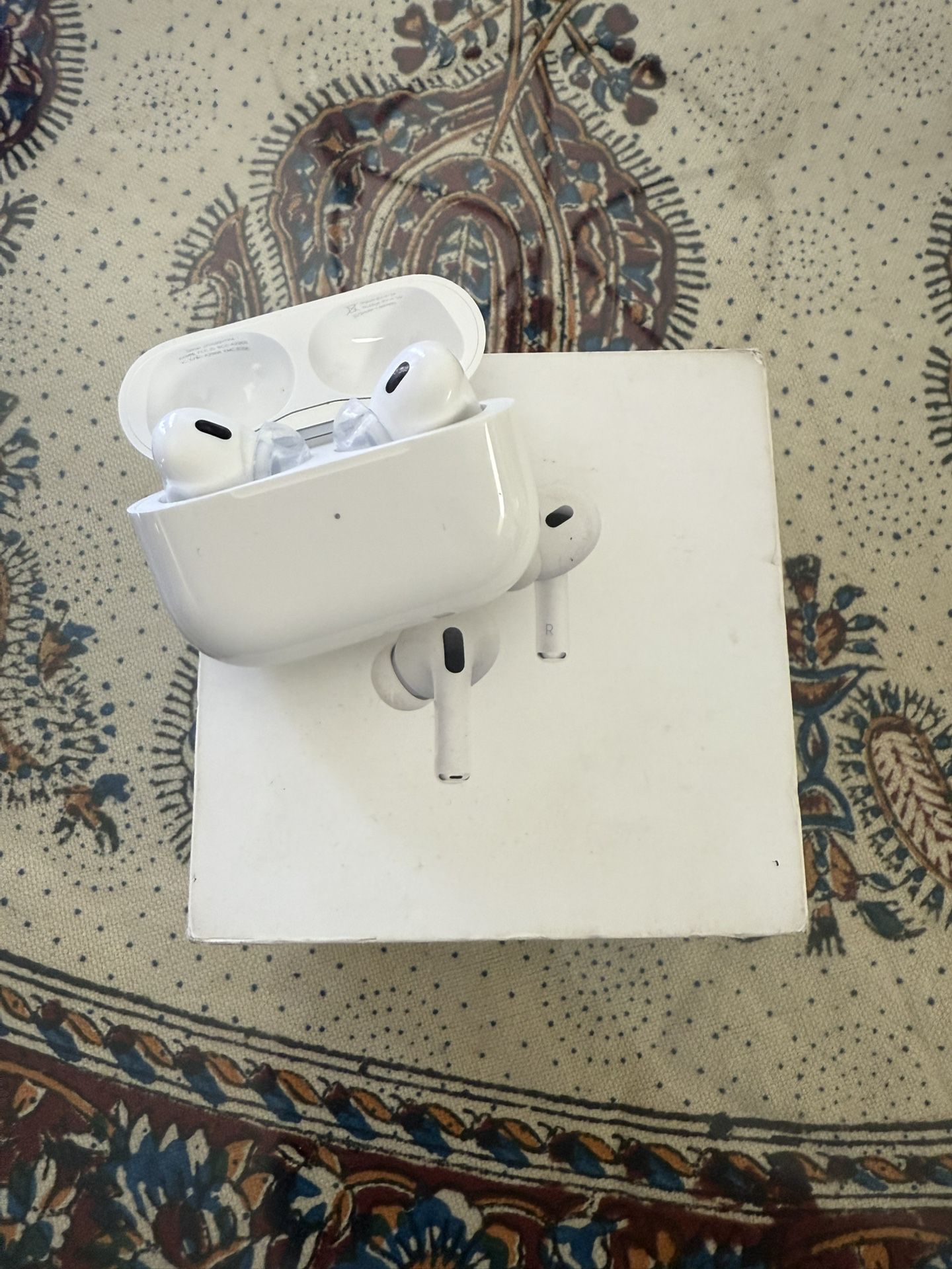 Apple AirPods Pro 2 (AUTHENTIC)