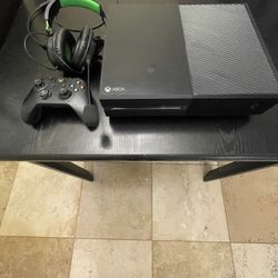 Xbox And Turtle Beach Headphones. 