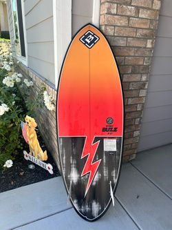 Byerly Buzz 5’2” wake surf board