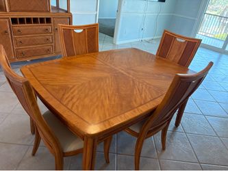 5pc Coastal Dining Set - Extends to 84” - Recently Refinished Seats