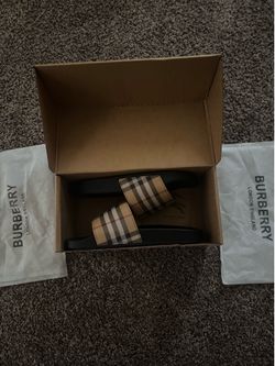 Burberry slides Size 9