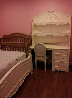 Princess desk and crib