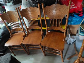 4 Wooden Chairs